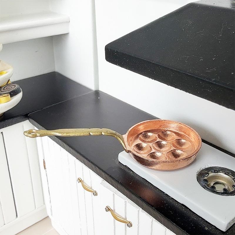 Egg Waffle Pan - 1/12 Dollhouse Mini Egg Waffle Frying